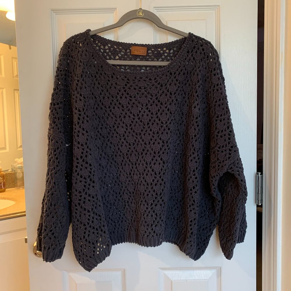 POL Large Charcoal Gray crocheted layering Sweater New